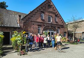 Der Frauentreff Nikolai besucht den Rohdenhof in Tweelbäke